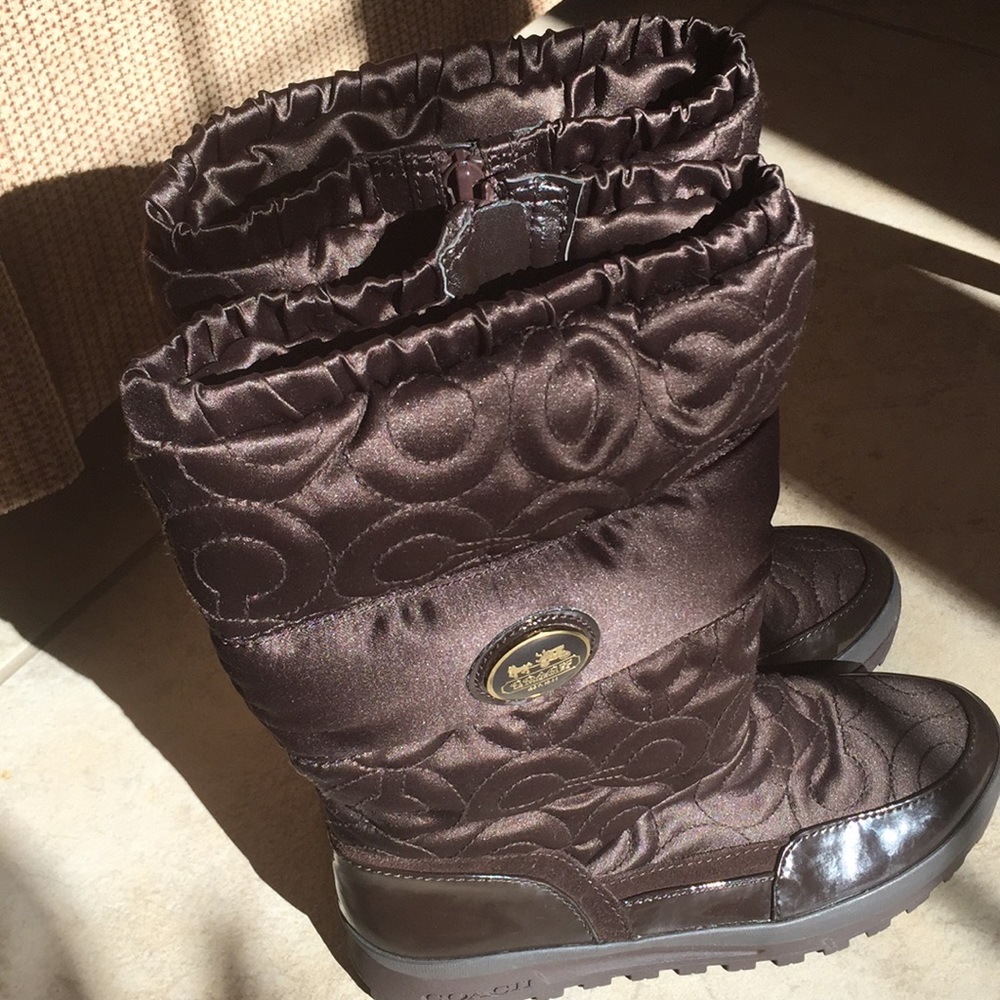 Coach boots✨